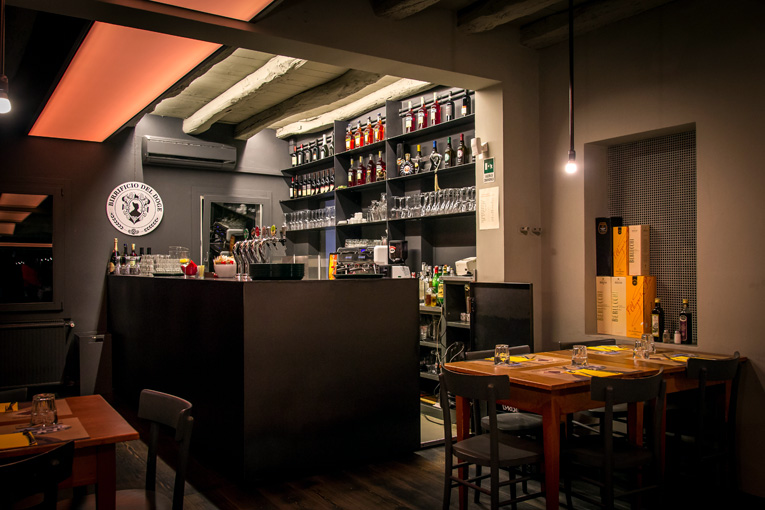 bancone bar in ferro