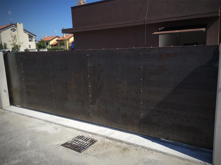 cancello scorrevole corten