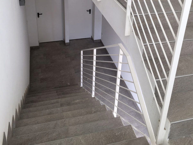 dettaglio scala ferro