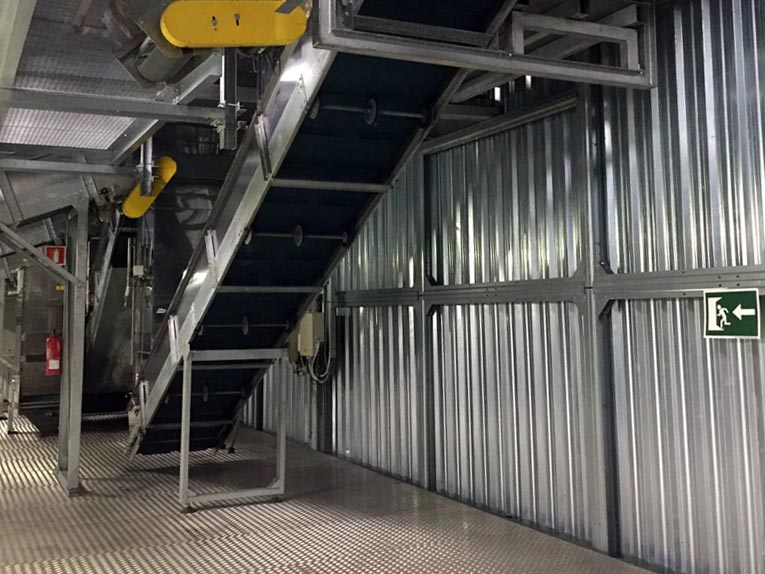 linea trasporto recipienti pet